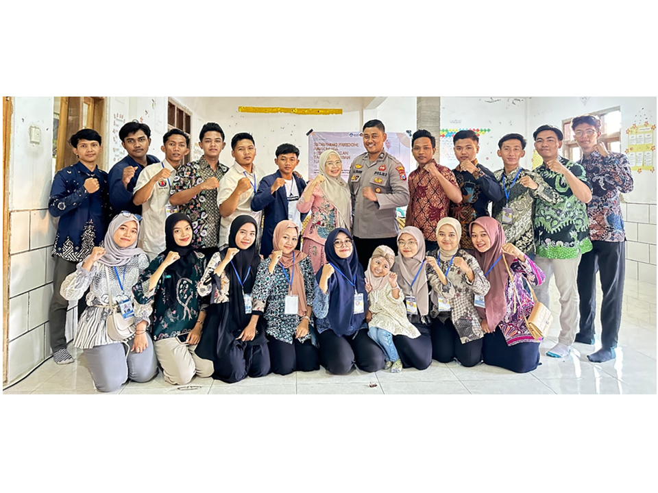 Fight Danger! Madura University Post 25 KKN Students Hold Socialization on the Dangers of Cigarettes and Drugs in Bicorong Village