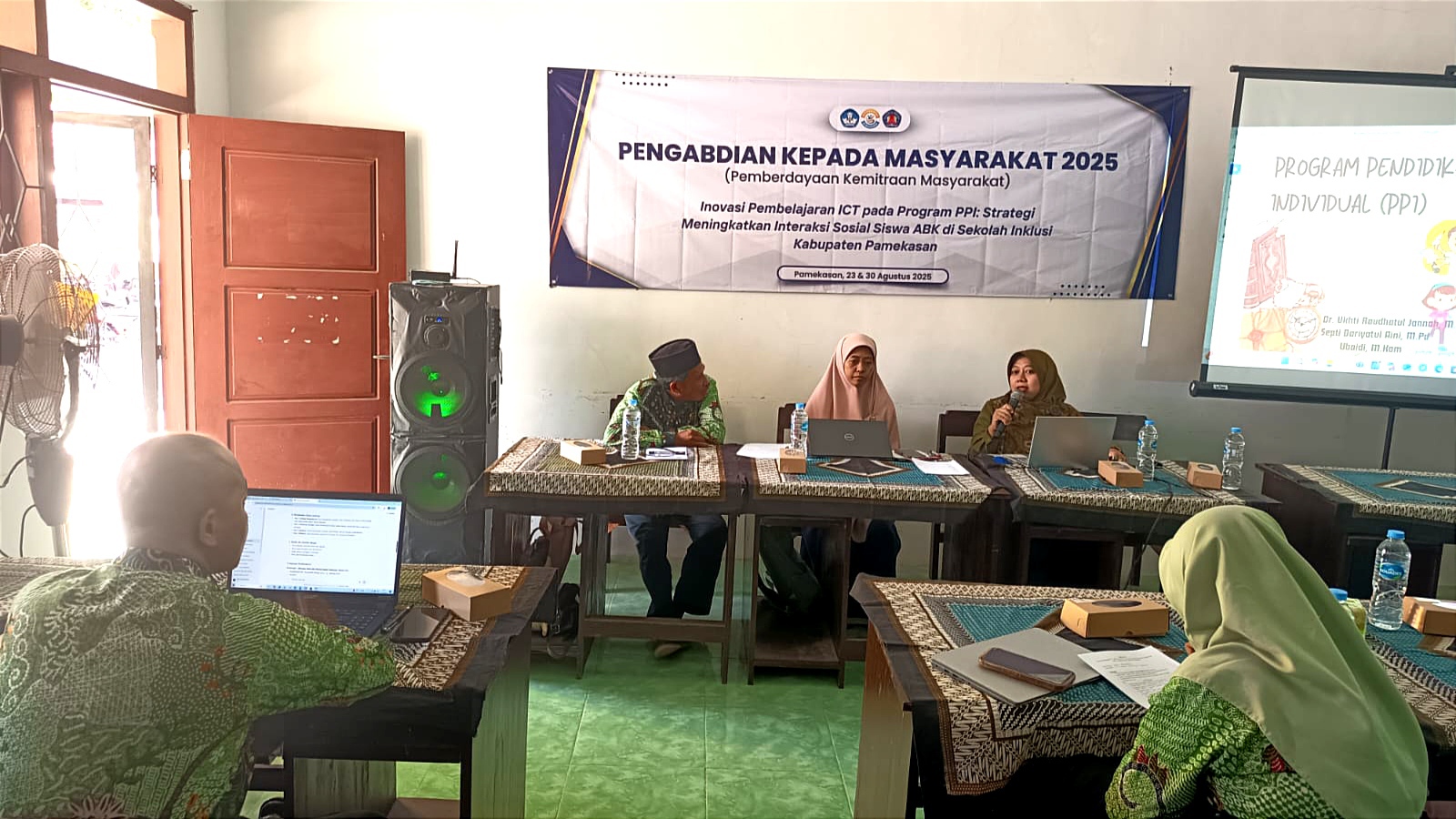 Prodi Pendidikan Matematika FKIP UNIRA Gelar Pelatihan ICT untuk Guru SD Inklusi di Pamekasan