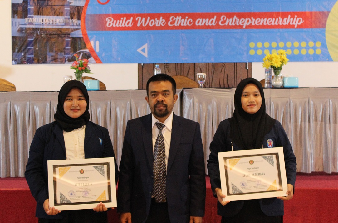 Fakultas Ekonomi Sukses Gelar Yudisium 120 Mahasiswa