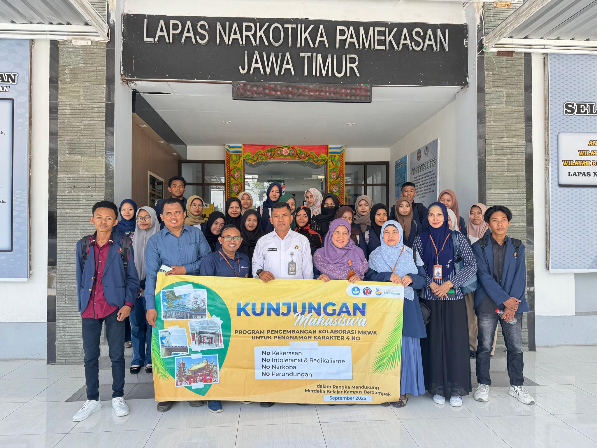 Mahasiswa FKIP Unira Lakukan Studi Lapangan di Lapas Narkotika Kelas IIA Pamekasan