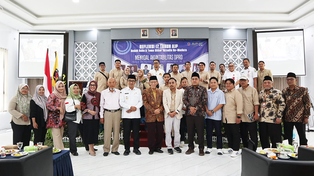 Refleksi 17 Tahun, AJP Perkuat Sinergi Media, Akademisi, dan Pemerintah Lewat Bedah Buku dan Temu Jurnalis se-Madura di Universitas Madura